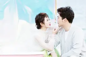 马丽和老公许文赫合体拍婚纱写真，甜蜜亲吻恩爱爆表