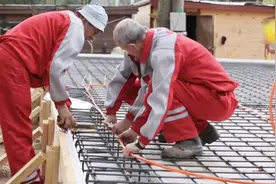 实拍瑞典农村别墅打地基的过程，非常严谨，太值得学习了！