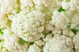 很多人不爱吃花菜，试试这种新做法，简单美味，几顿不吃就馋的慌视频封面