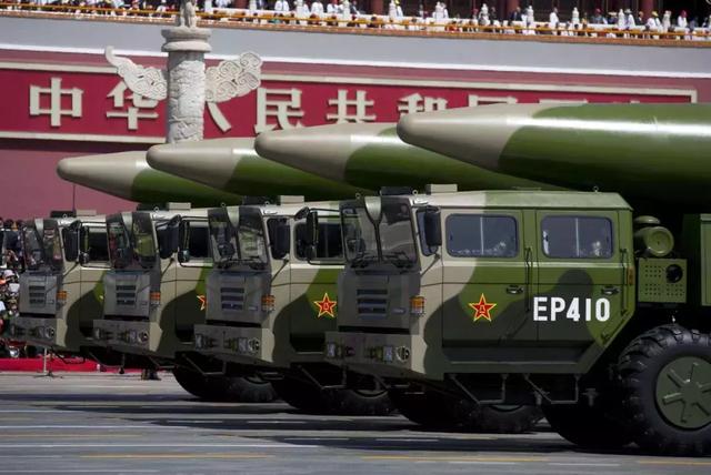 同样在军备上花了大钱,为什么苏联被拖垮了而美国没有?