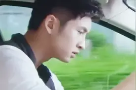 张云龙开着宝马撞树上居然还在干这事，男版睡美人啊！视频封面