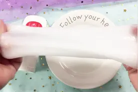 无硼砂制作一个超级弹力泥，拉多长都不会断，扯到薄如蝉翼也不破