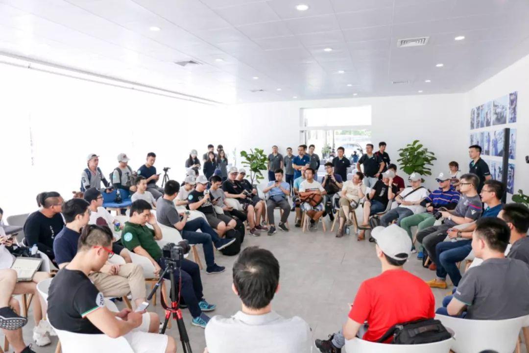 蔚来ES8_蔚来es8_高性能智能电动7座SUV