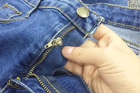 拉链一边脱落不用换新的，教你修理小妙招，简单两步不留一点痕迹视频封面