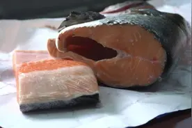 3分钟了解虹鳟与三文鱼：不建议生食视频封面