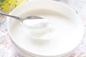 酸奶和牛奶哪个补钙好？营养师纠正：很多人一直都喝错了！视频封面