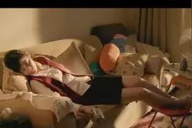 妈妈喝醉酒，孩子一人在浴缸边玩水不幸跌入，家长们都长点心吧！视频封面