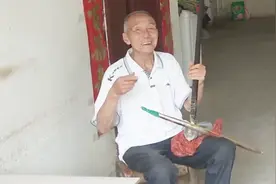 河南南阳的曲剧，82岁大爷弦子一拉，太专业太好听了