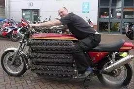 全球独一无二的摩托车：配备48个气缸，胳膊短的没法骑视频封面