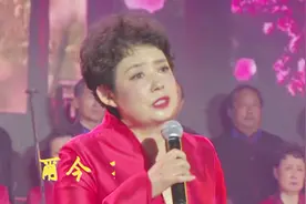 红楼音乐会：《葬花吟》原唱含泪演唱，追忆永远的林妹妹视频封面