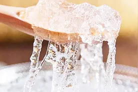 网购低价雪燕，实则树髓分泌物，专家：三无产品视频封面