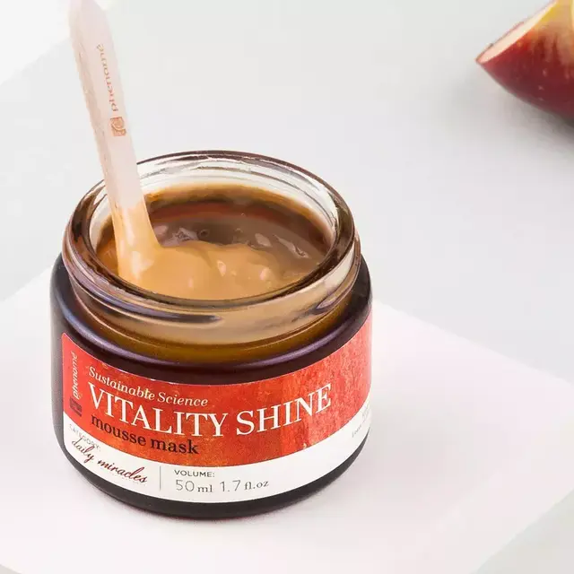 吃苹果下巴上起鸡皮疙瘩