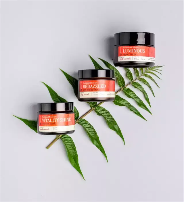 吃苹果下巴上起鸡皮疙瘩