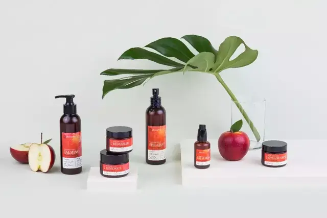 吃苹果下巴上起鸡皮疙瘩