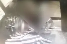 杭州一男子电梯里对俩姑娘做不可描述的事，公安5小时火速抓嫌犯视频封面