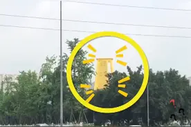重庆惊现巨型“金拱门”遭吐槽 各地奇葩建筑盘点图片