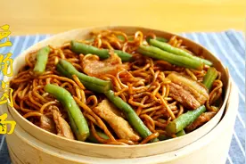 豆角卤面这样做，百吃不腻，超级过瘾！视频封面
