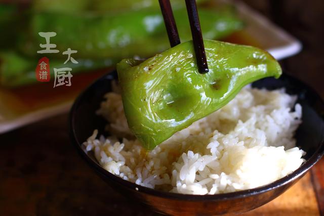 家常菜油焖辣椒经典做法，不油不腻，非常下饭，美味就这么简单