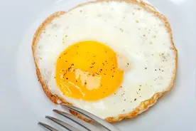 吃对食物就能拥有好心情，十大食物每天吃一点让你无忧无虑视频封面