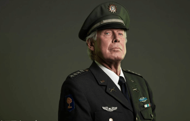 军衔上校军衔是什么级别的军官(上校在不同国家对应的级别) - 颖恩有