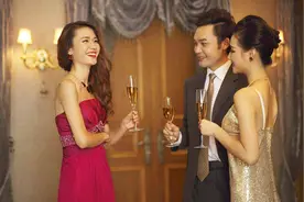 酒量最好的星座男女排名榜，天秤男、白羊女稳坐第一名！视频封面