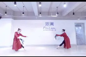 英姿飒爽女公子，给你一柄扇子你就能舞出飞天效果啊！视频封面