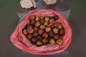 荔枝别放在冰箱里，这才是最正确的保存方法，半个月都不会坏