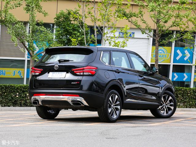 华晨中华V7正式上市 售价10.87万元起