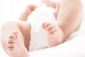 宝宝什么时候穿内裤最好？专家建议别超过这个年龄哦视频封面