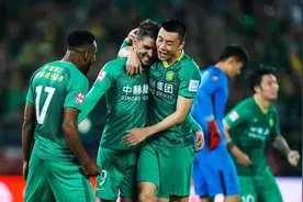 “门框三拒”挡不住胜利！技术性击倒，国安赢得“名片”战图片