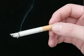 家里来客人了，香烟味太浓难去除怎么办？教你一招，烟味自动消失视频封面
