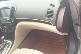 汽车副驾驶进水怎么办？老司机修车多年，教你一招轻松解决！视频封面