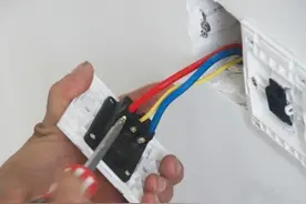 家里插座开关要不要接地线？良心电工肺腑之言，很多家庭都做错了图片