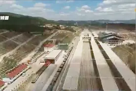 高铁开通在即 记者带你一睹楚雄站风采视频封面