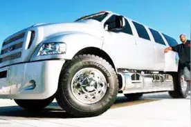 世界上 TOP10 最棒的SUV越野车，谁是你心目中的第一？视频封面