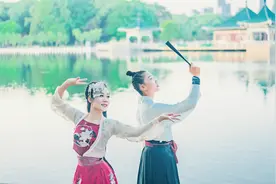 抖音《离人愁》完整版原创编舞，共饮一壶浊酒视频封面