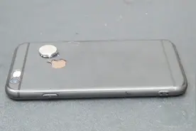 手机后面粘一块强磁铁，居然有这样的功能，回家赶紧试试！视频封面