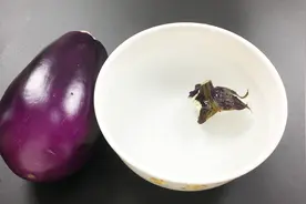 茄子蒂泡水喝太厉害了，可惜好多人都不知道，在家赶紧试试