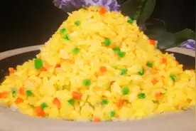 大厨揭秘制作黄金蛋炒饭的小窍门，色香味俱全，比饭店做的要好吃
