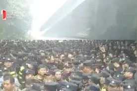 网络谣传成都女学生被黑人强奸及学生游行 警方依法刑拘2名造谣者视频封面
