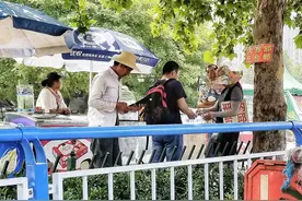 石家庄交警查处南焦客运站站外揽客违规车辆图片