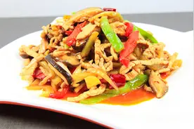 厨师长教你家常菜“榨菜炒肉丝”的做法，口感清脆，好吃下饭快视频封面