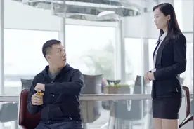 孙漂亮就是不一样，撩前台小妹一撩一个准！视频封面