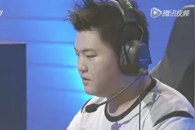 回忆杀，OMG.Uzi祭出VN，无状态中单露露从不留R给Uzi不是这局吧视频封面
