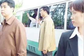 女保镖就服她，射击柔道都精通，保护过元首，现在是女强人！视频封面