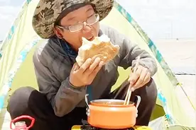 山东90后农村男孩，独自徒步去西藏，最常吃的是泡面！视频封面