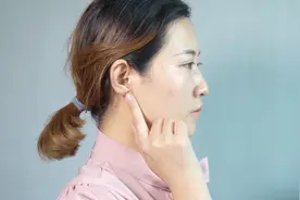 血管堵、血管硬别怕，按压这个穴位3分钟，疏通血管越活越年轻视频封面