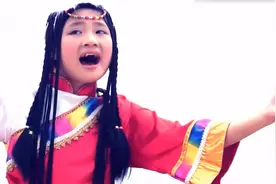 小女孩一首《香格里拉》，歌在天上飞，云在发间飘，醉美民族风！视频封面