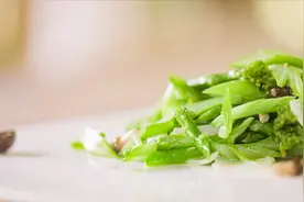 这道菜咳嗽时最适合吃，清热下火，真后悔现在才知道！视频封面