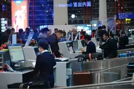太方便了！首都机场设专用道，中国公民20分钟内通关图片
